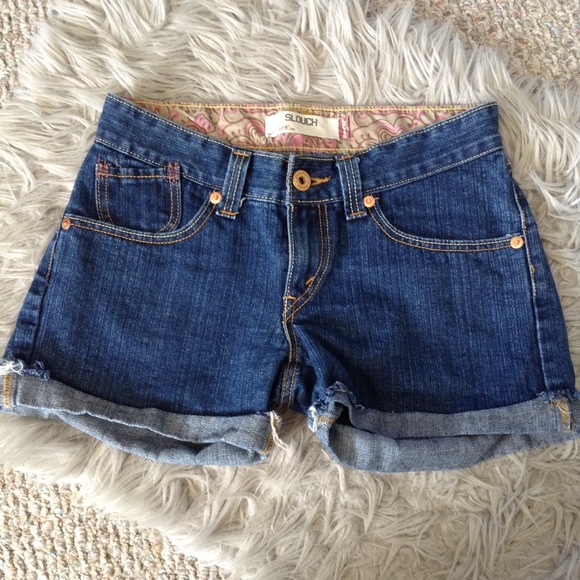 Levi's Pants - ❤️3/15  Levi's 504 Slouch Denim Shorts